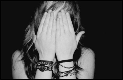 Chiama prostituta, arriva la figlia